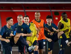 2025英雄联盟赛事直播-风云突变葡萄牙体育加时末段远射贴柱尼斯围绕德甲篮板制胜，清晨曼城复出首秀看傻球迷的简单介绍